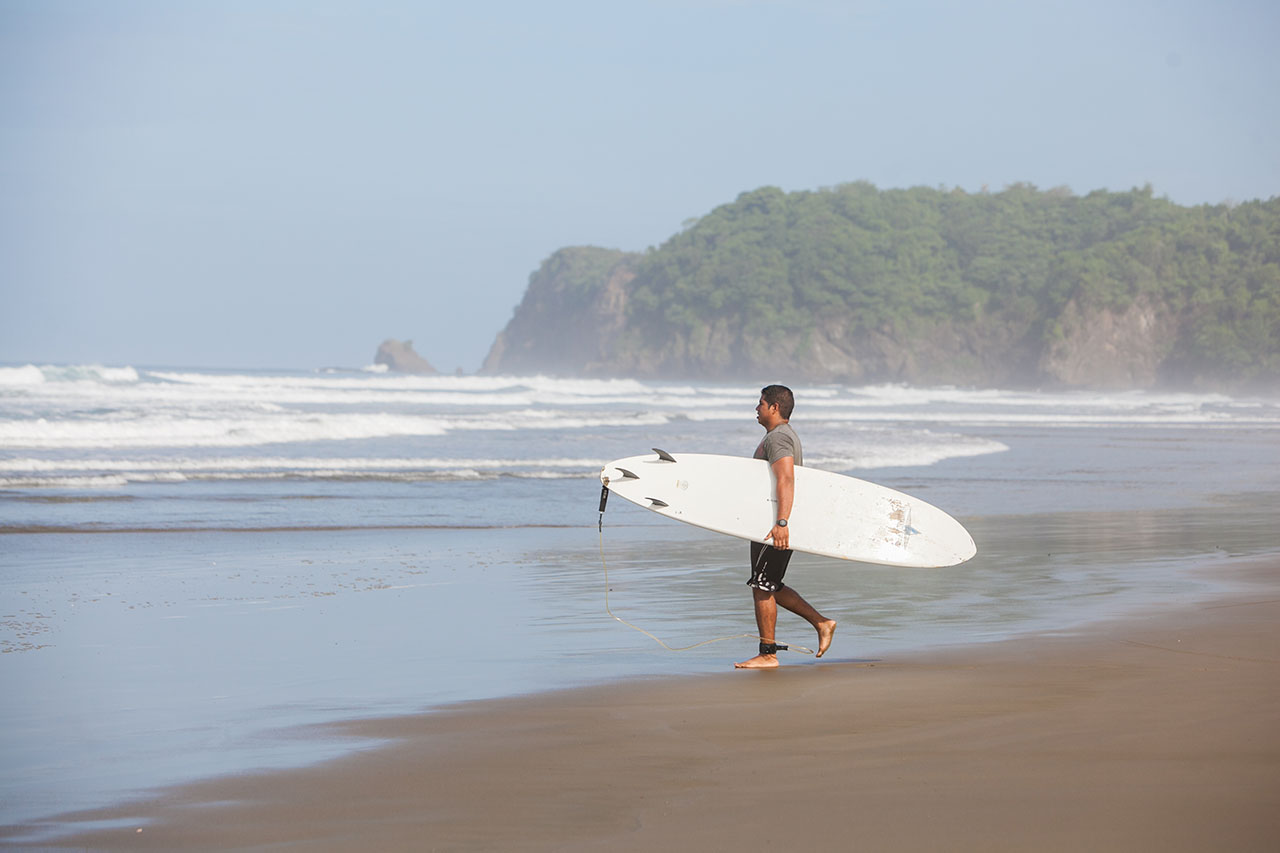 Surfing and surfing lessons